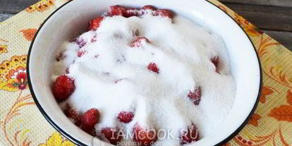 Шаг 5: джема из клубники 5-минутка