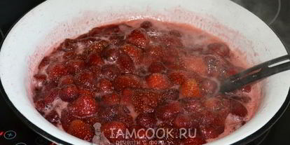 Шаг 7: джема из клубники 5-минутка