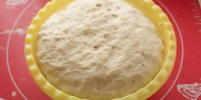 Шаг 5: гугельхопфа с джемом, миндалем и клюквой