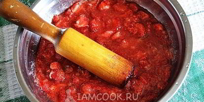 Шаг 2: клубничного джема в мультиварке