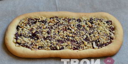 Шаг 6: песочных полосок с джемом и орехами