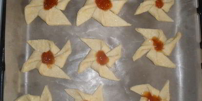 Шаг 6: творожных вертушек с джемом