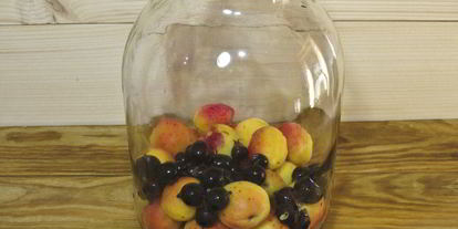 Шаг 5: компота из абрикосов и черной смородины на зиму