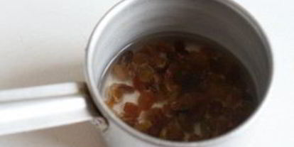 Шаг 1: компота из чернослива и изюма