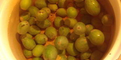 Шаг 1: компота из фейхоа и ягод со специями