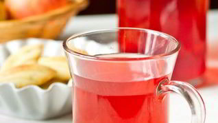 Рецепт Компота из клубники и клюквы