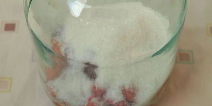 Шаг 2: компота из слив и кизила