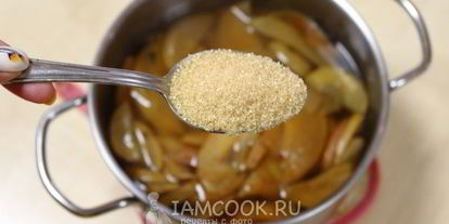 Шаг 9: компота из сушеных яблок, изюма и кураги