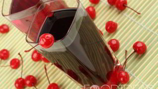 Рецепт Компота из вишни и смородины