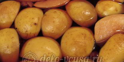 Шаг 6: компота из яблок и черной смородины