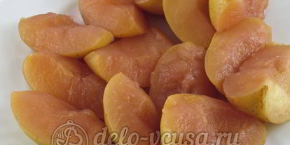 Шаг 7: компота из яблок и черной смородины