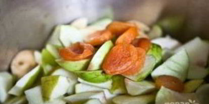 Шаг 1: компота из яблок и кураги