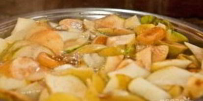 Шаг 3: компота из яблок и кураги