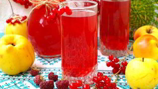 Рецепт Компота с яблоками, малиной, калиной и айвой