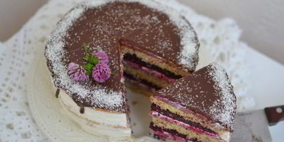 Шаг 16: ванильного торта с ягодным компоте