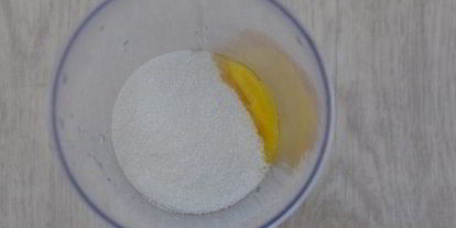 Шаг 2: ванильного торта с ягодным компоте