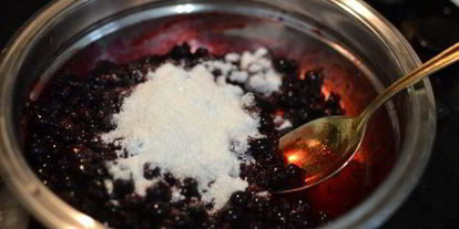 Шаг 9: ванильного торта с ягодным компоте