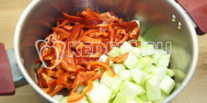 Шаг 1: лечо из кабачков на зиму