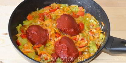 Шаг 5: лечо из кабачков с томатной пастой