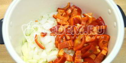 Шаг 2: лечо из кабачков в мультиварке