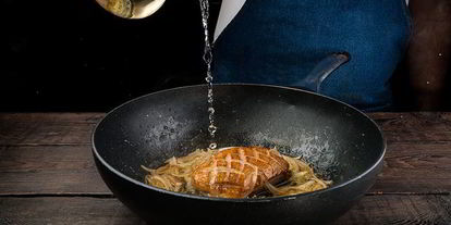 Шаг 2: пряной утиной грудки, тушеной в лечо