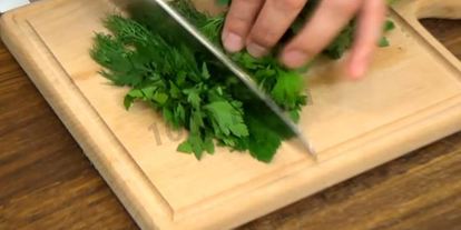 Шаг 5: баклажанов маринованных с чесноком и зеленью