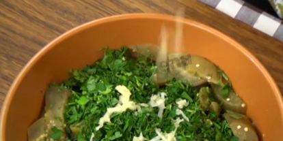 Шаг 6: баклажанов маринованных с чесноком и зеленью