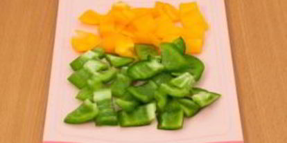 Шаг 2: черри, огурцы, болгарский перец маринованные по-быстрому