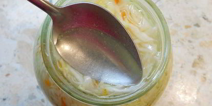 Шаг 2: капусты маринованной с яблоками