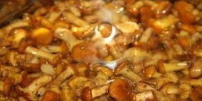 Шаг 1: лисичек, маринованных в масле