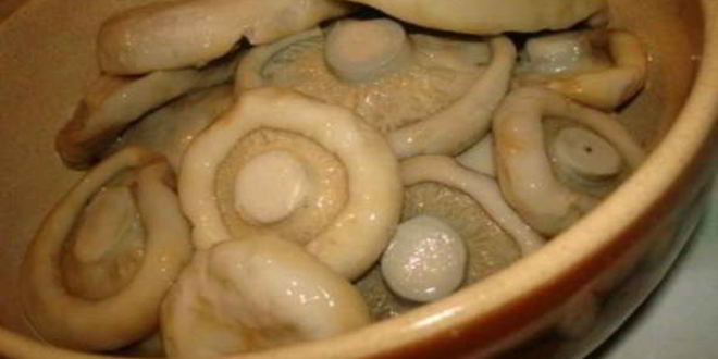 Рецепт маринованных груздей с чесноком