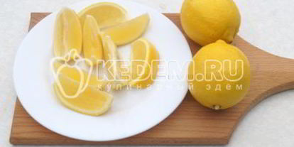 Шаг 3: маринованных лимонов с листьями смородины