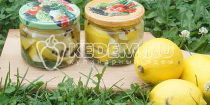 Шаг 9: маринованных лимонов с листьями смородины