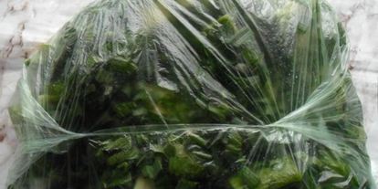 Шаг 3: маринованных огурцов в пакете