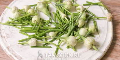 Шаг 3: маринованных стрелок чеснока