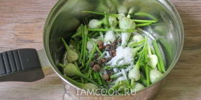 Шаг 5: маринованных стрелок чеснока