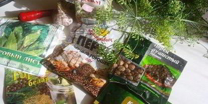 Шаг 1: огурцов маринованных на зиму