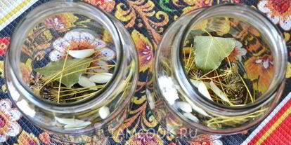 Шаг 4: помидоров, маринованных с патиссонами