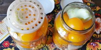 Шаг 8: помидоров, маринованных с патиссонами