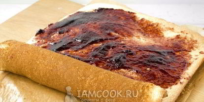 Шаг 9: бисквитного рулета с повидлом