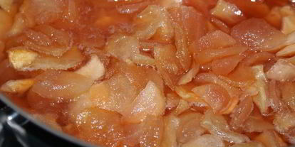 Шаг 4: яблочного повидла с красной смородиной