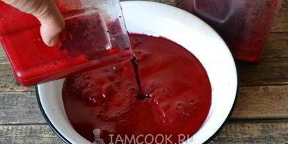 Шаг 9: сока из черноплодной рябины на зиму