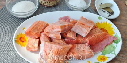 Шаг 4: горбуши соленой в банке