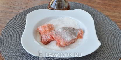 Шаг 5: горбуши соленой в банке