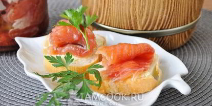 Шаг 9: горбуши соленой в банке