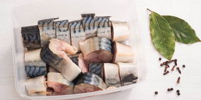 Шаг 2: малосольной скумбрии