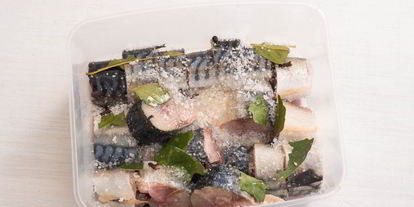 Шаг 4: малосольной скумбрии