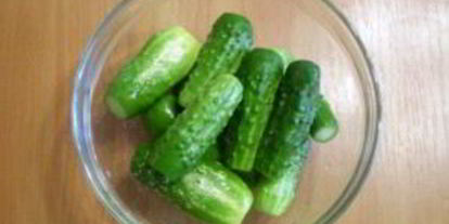 Шаг 2: малосольных огурчиков