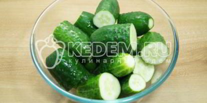 Шаг 4: малосольных огурцов в банке