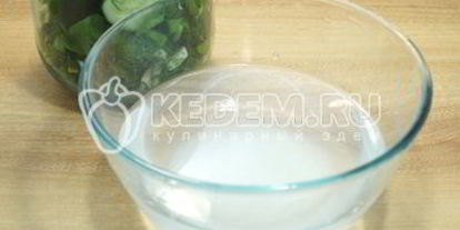 Шаг 7: малосольных огурцов в банке